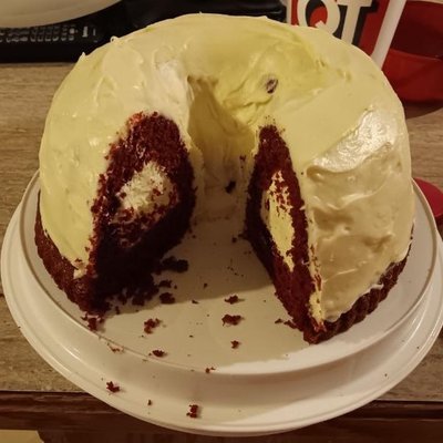 Red Velvet With Cheesecake Filling 