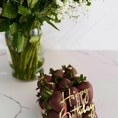 Chocolate Strawberry Cake 🍓🍫