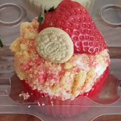 Strawberry Crunch Cupcakes