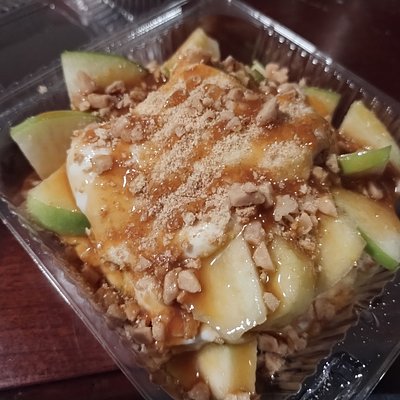 CHEESECAKE Bowls Apple, Strawberry, Caramel, Snickers,Twix, Oreo Crunch.