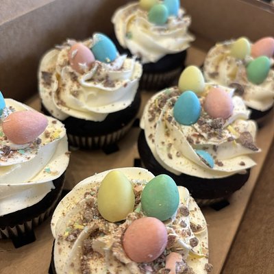1/2 Dozen Mini Egg Cupcakes 