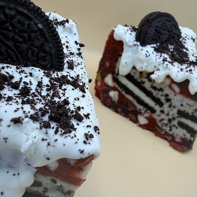 Red Velvet Oreo Dream Pie