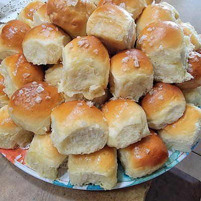 Yeasted Dinner Rolls
