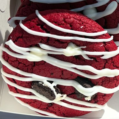 Red Velvet Oreo Cookie 