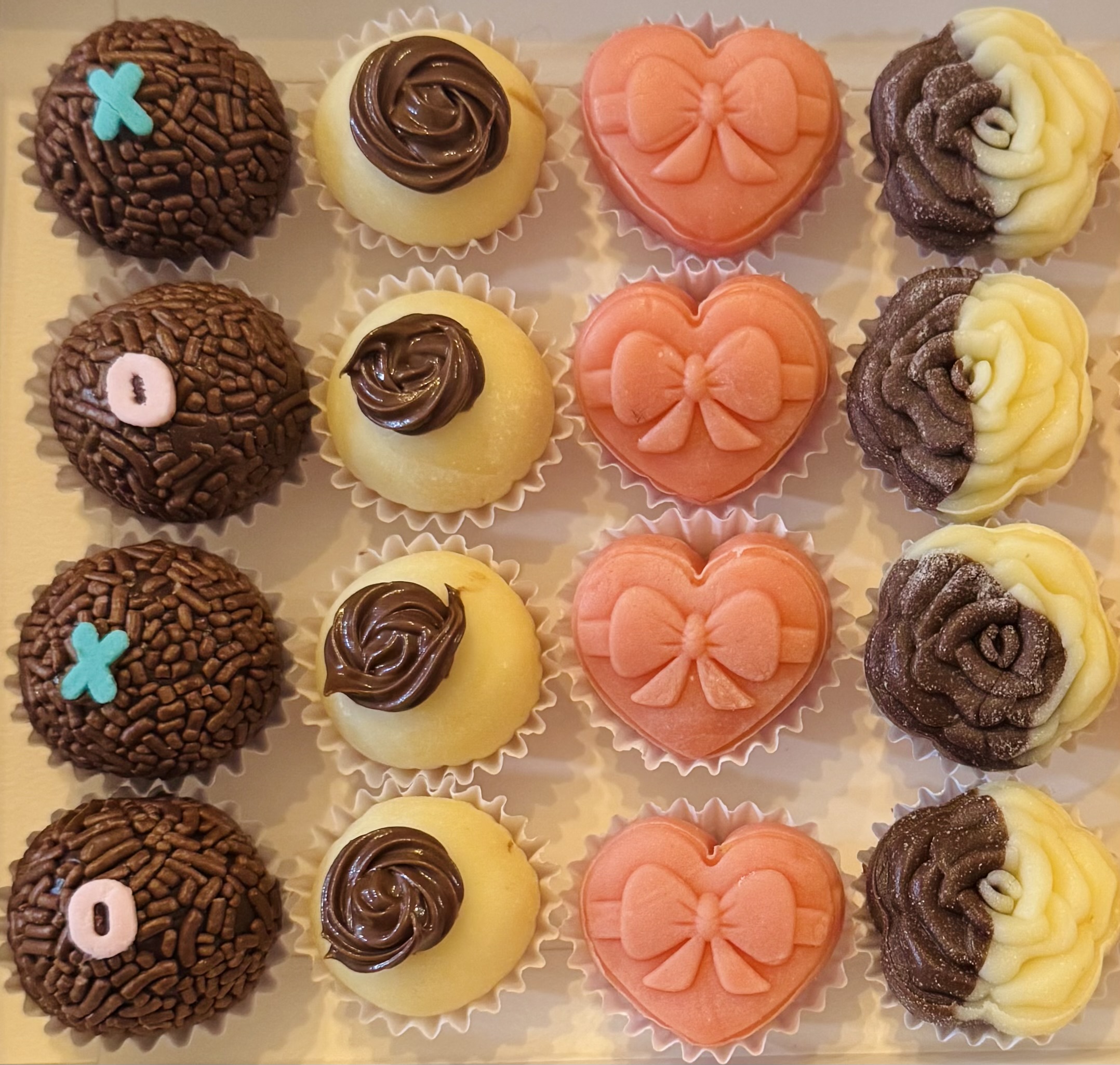 Valentine’s Brigadeiro Gourmet - Box (16ct)