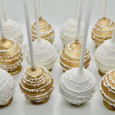 Red Velvet Cake Pops