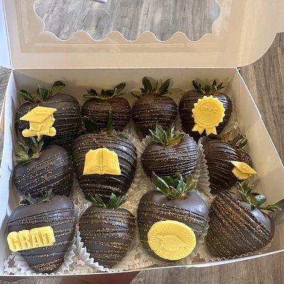 Milk Chocolate Covered Strawberries (dozen)