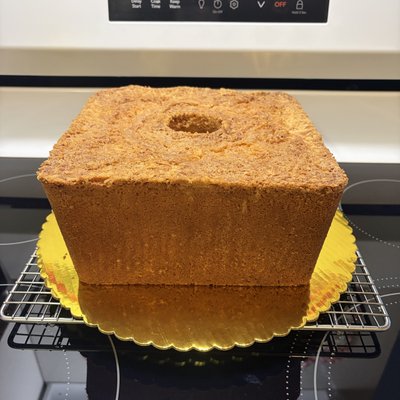 Mile High Old Fashioned Pound Cake