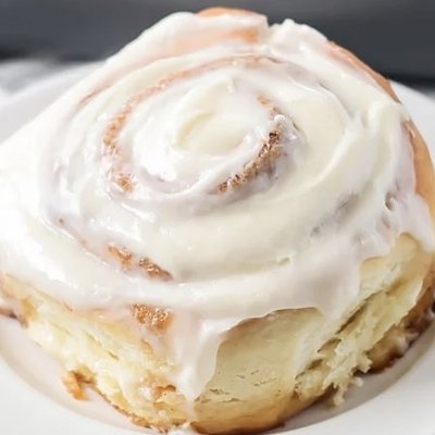 Classic Cinnamon Rolls (Box of 4)