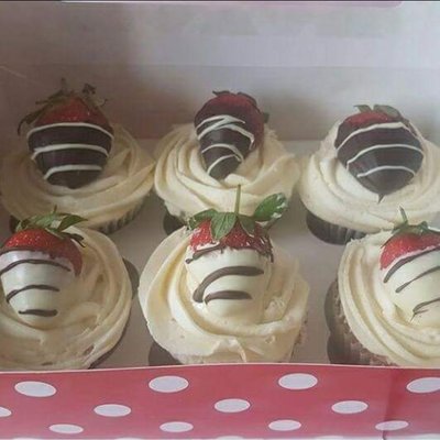 Cupcakes Topped w/Strawberry's 