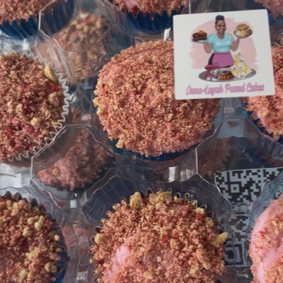 Strawberry Crunch Cupcakes 