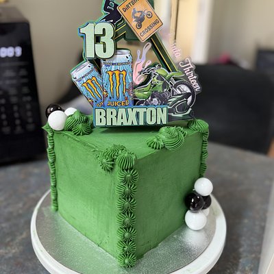 Buttercream Cake 6” Square