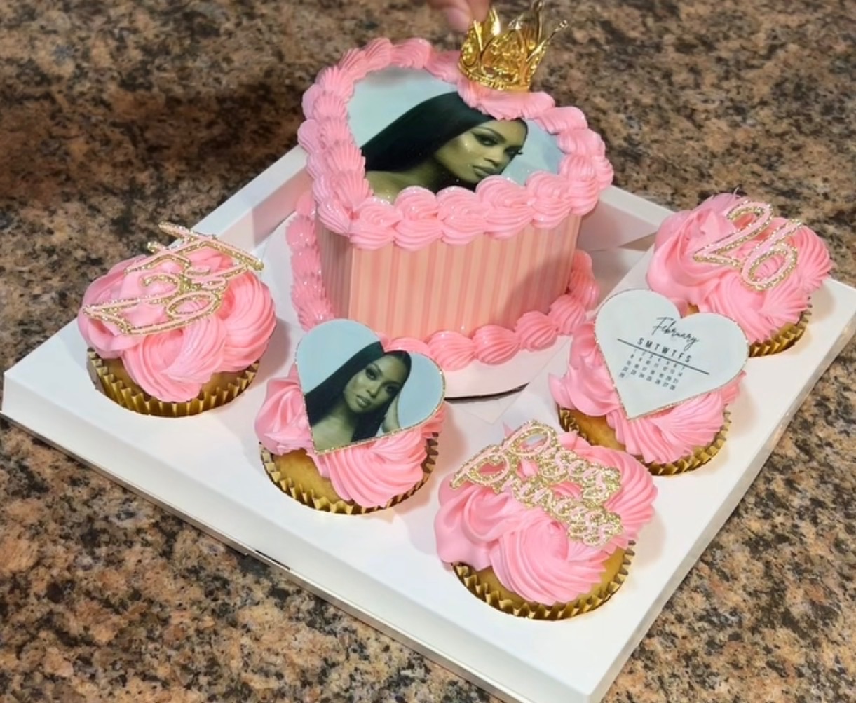 Bento Box- 5 Cupcakes
