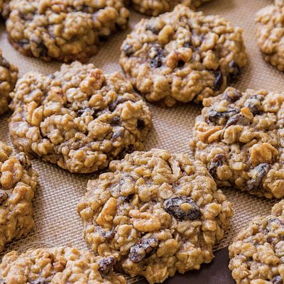 Oatmeal Raisin Cookies  12 Pack 