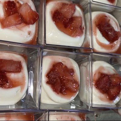 Strawberry Cheesecake Shooters (3 oz)