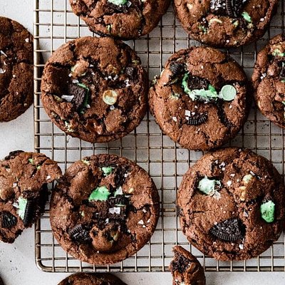 Double Chocolate Mint Oreo Sourdough Cookies (6pk)