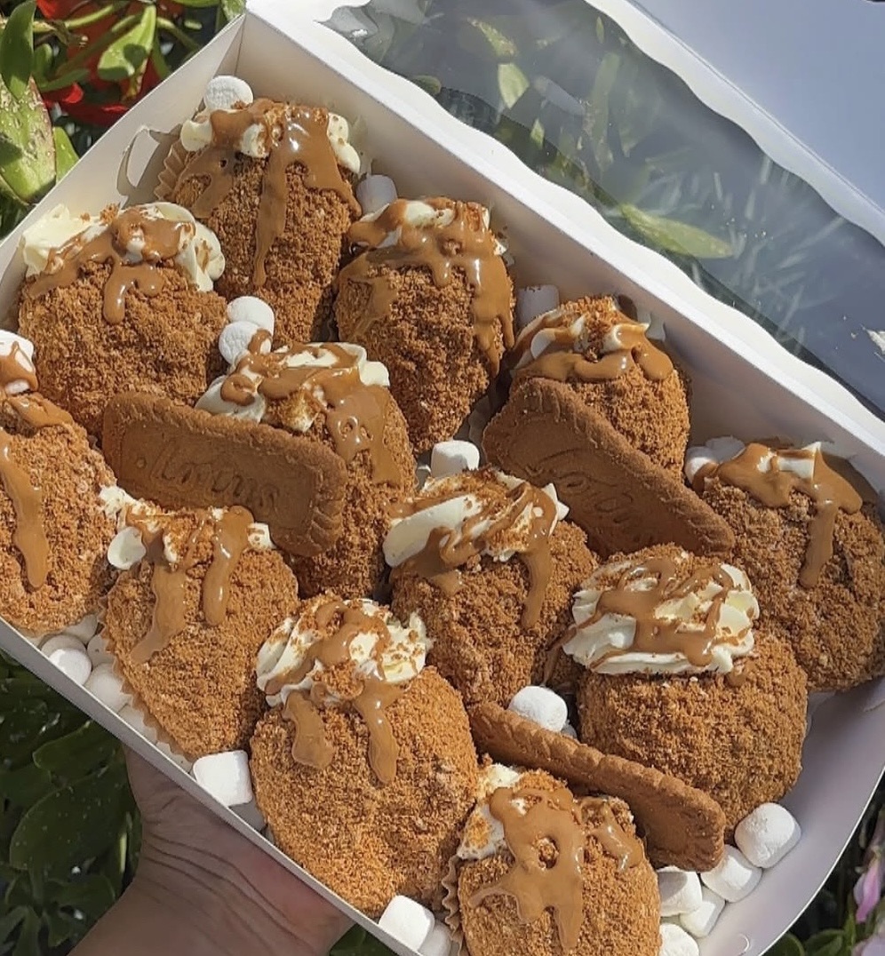 Cheesecake Stuffed Biscoff Berries (6 Count) 
