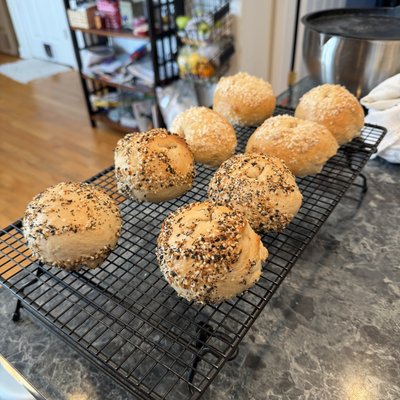 Bagels With Inclusions Or Flavored (1/2 Dozen)
