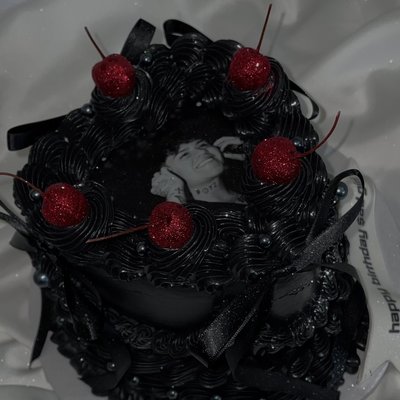 6in Round Or Heart Custom Cake 