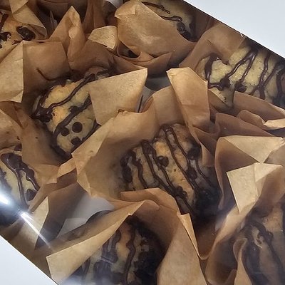 Twelve Muffins 