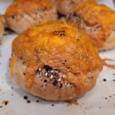 Full Order Sourdough "Everything" Cheddar Bagels 8ct