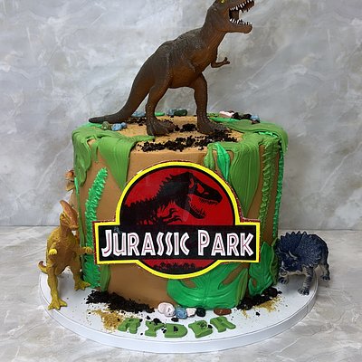 Round Cakes 8in 3 Layer Buttercream 