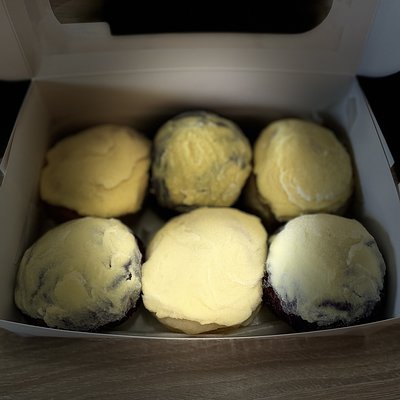 6pk Assorted Pan De Quezo