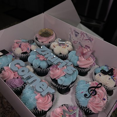 12 Count custom cupcakes