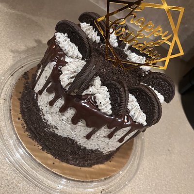 Custom Cakes