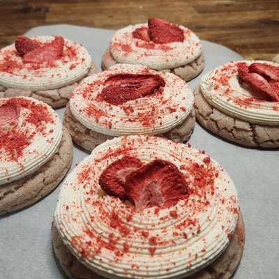 Strawberry Milkshake Cookie (Large 3-Pack) 