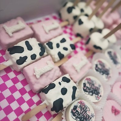 2 Tier Plus 2 Dozen Treats ! 🚨🚨🚨