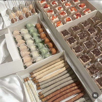 Medium Luxury Party Package (8 Dozen) ($375-$430) 