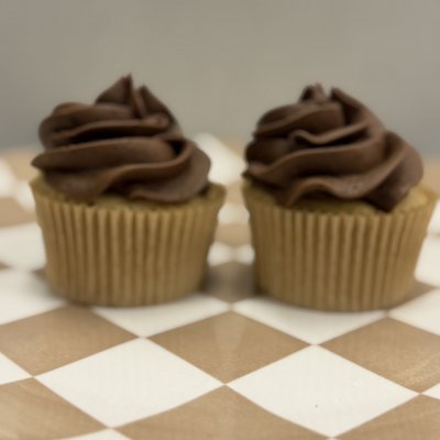Vanilla Cupcake (Chocolate Buttercream)
