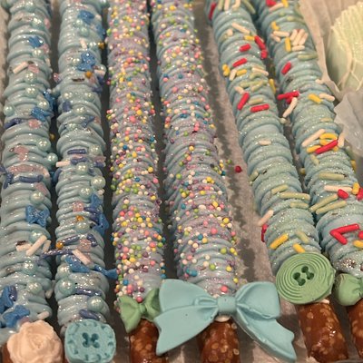 Dipped pretzels