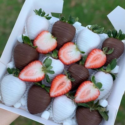 Chocolate covered strawberries 