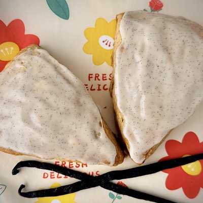 Vanilla Bean Scones (4 Pack)