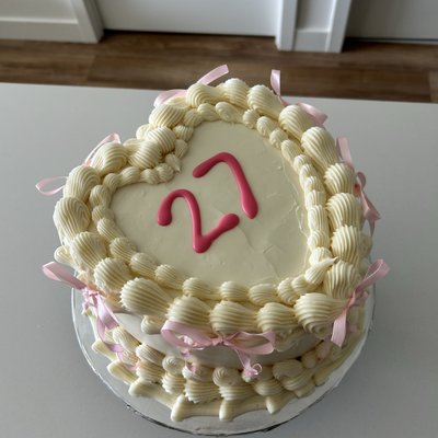 Custom Cakes 