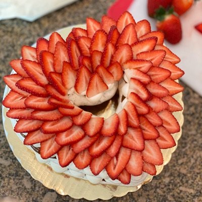 Large Strawberry Pavlova (12 servings) 