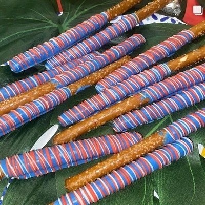 Dozen Chocolate Covered Pretzels 🥨 - add ons not included 