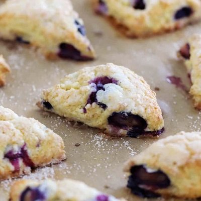 50 Mini Scones (Blueberry, Raspberry, Lemon, Etc…)