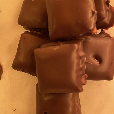 Homemade Mini Butterfinger Bites