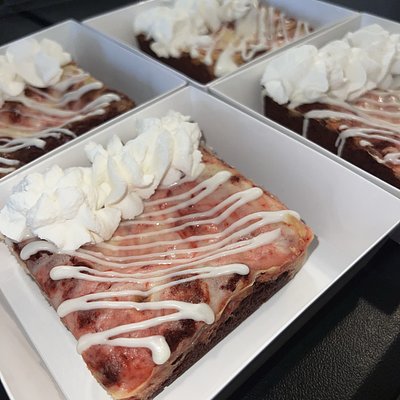 Red Velvet Cheesecake Brownie (8x8)