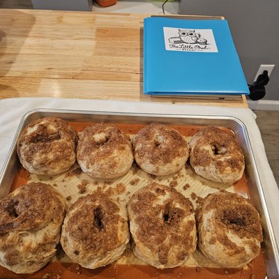 Cinnamon Crunch Bagels 