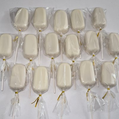 Cakesicles