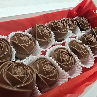 1 Dozen Chocolate Covered Strawberry Roses