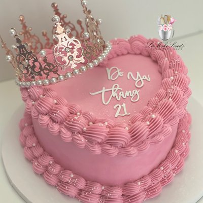 8 Inch 2 Layer Heart Cake (14-16 Servings)