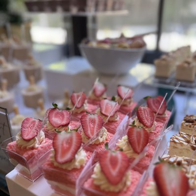 Strawberry Cake Shooters 
