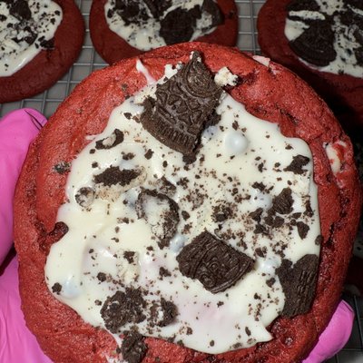 Red Velvet & Cream Cookies (1 dozen)