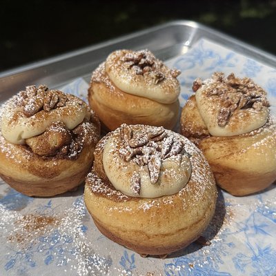 Maple Pecan Rolls (Box Of 4)