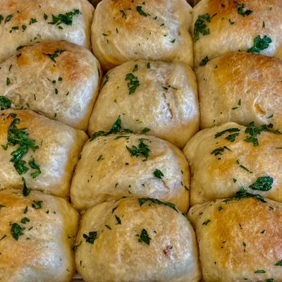 Sourdough Garlic Dinner Rolls